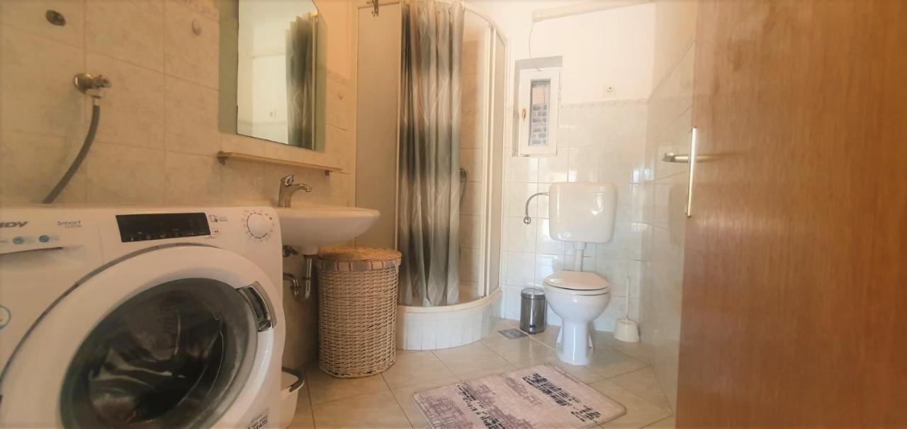 Fain - Private Parking Appartement